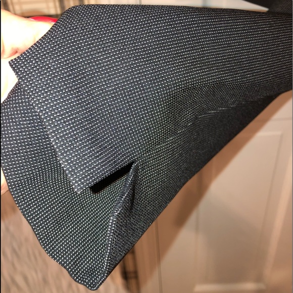 TAHARI. Arthur S. Levine  Two Piece Suit - Picture 3 of 8